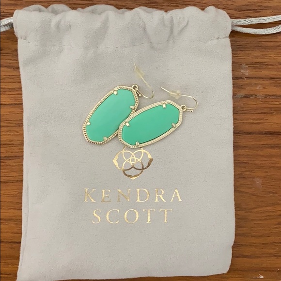 Kendra Scott Jewelry - Kendra Scott “Elle” Earrings